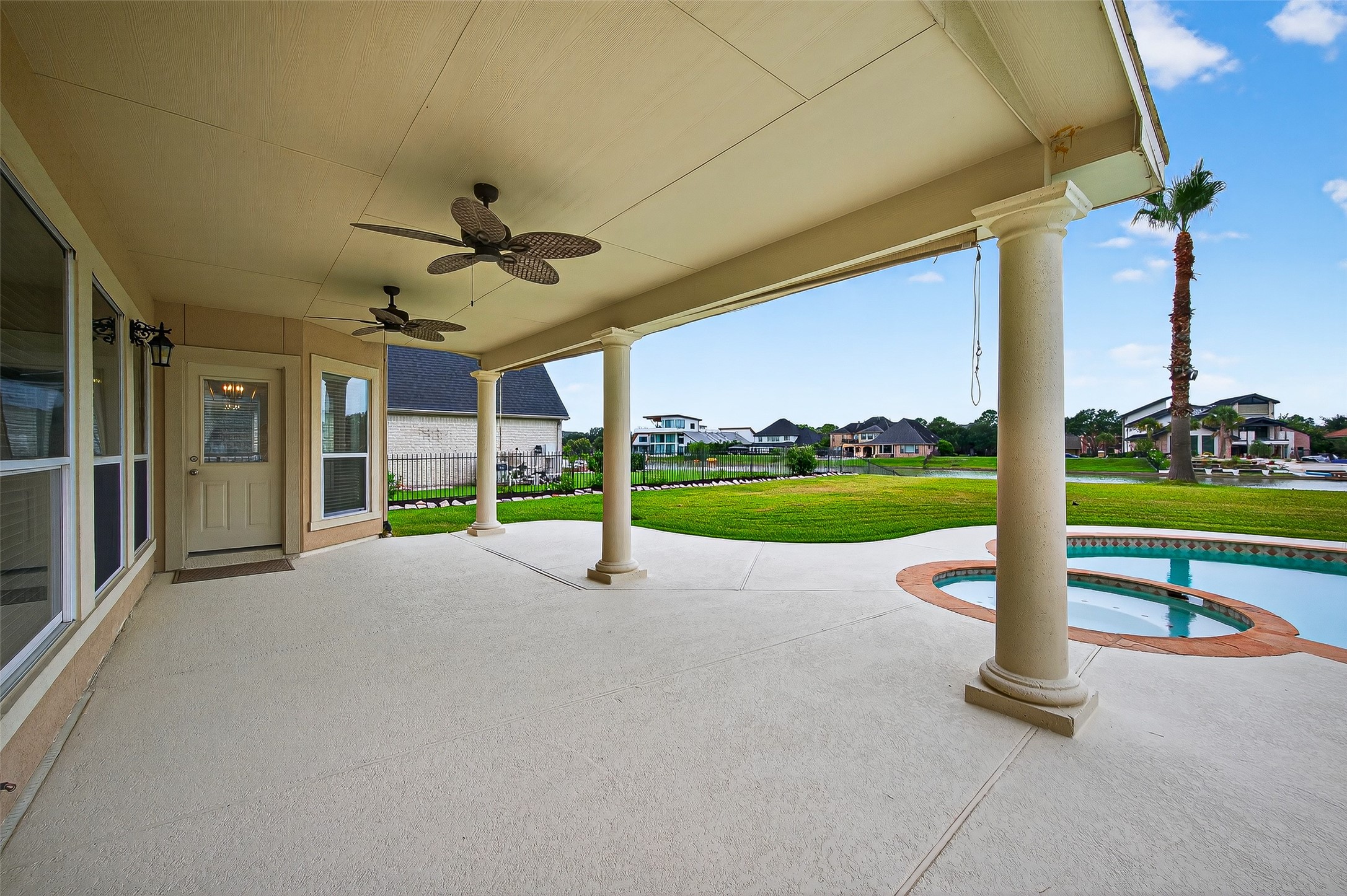 1902 Sparrows Ridge Katy, TX 77450 - Photo 29 of 48 a view of a patio with a table and chairs