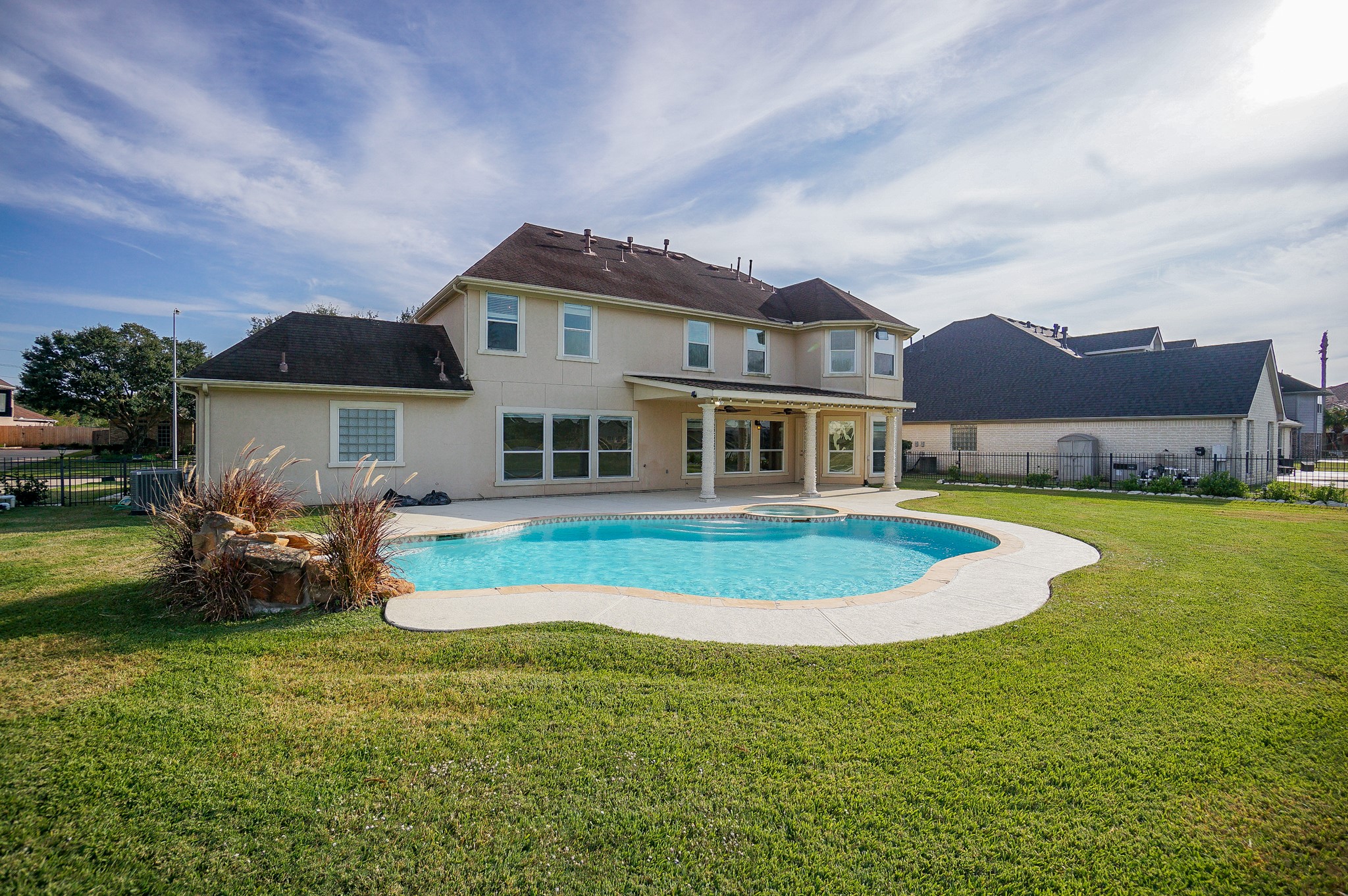 1902 Sparrows Ridge Katy, TX 77450 - Photo 31 of 48 a front view of a house with garden