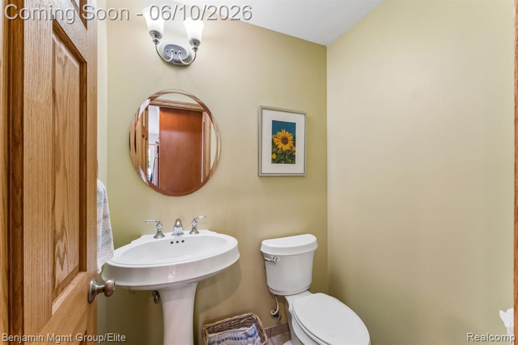 2072 Cumberland Road Rochester, MI 48307 - Photo 17 of 34