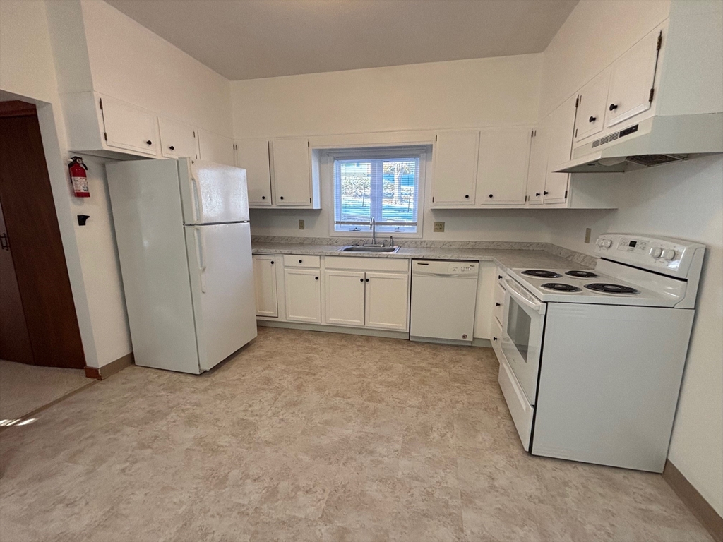 5 Spruce Street, Unit 1 Clinton, MA 01510 - Photo 2 of 9