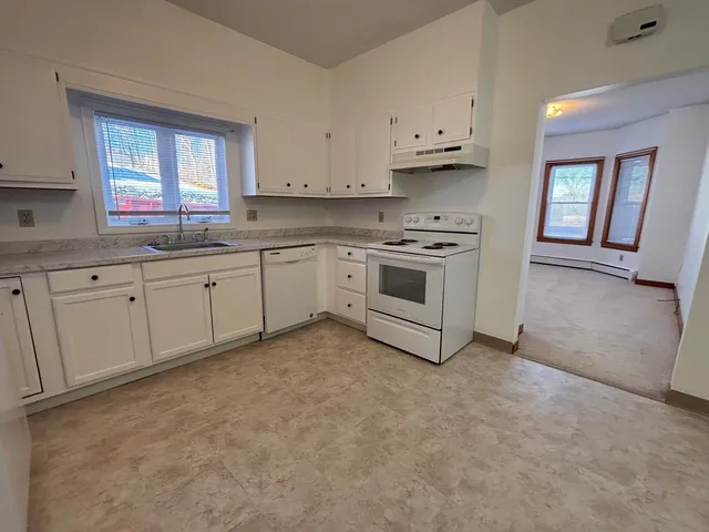 $2,000 | 5 Spruce Street, Unit 1, Clinton, MA 01510