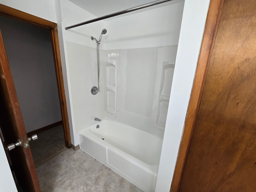 5 Spruce Street, Unit 1 Clinton, MA 01510 - Photo 8 of 9