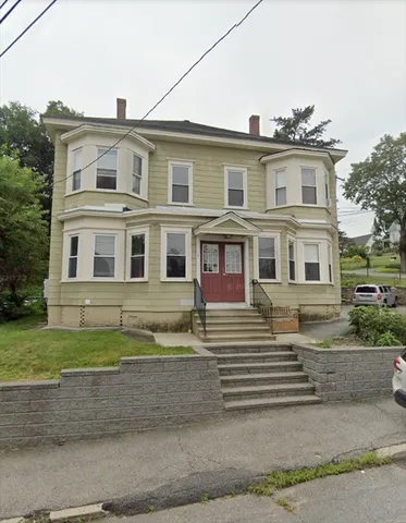 $2,000 | 5 Spruce Street, Unit 1, Clinton, MA 01510