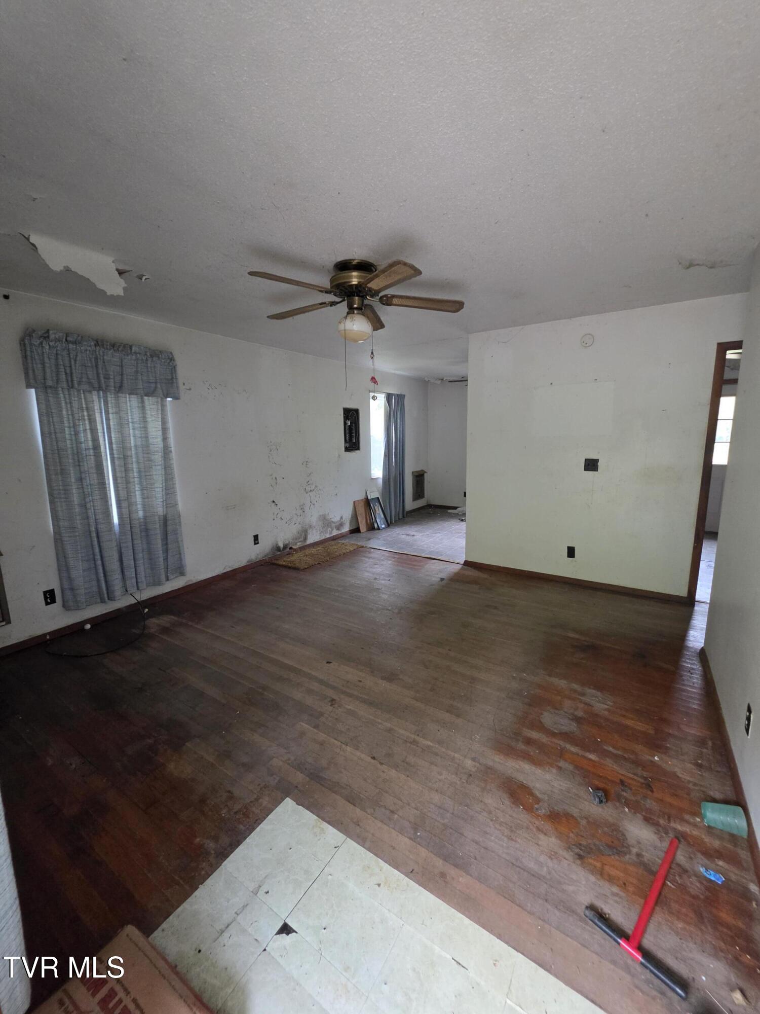 4544 Powell Valley Road Big Stone Gap, VA 24219 - Photo 6 of 8 12175