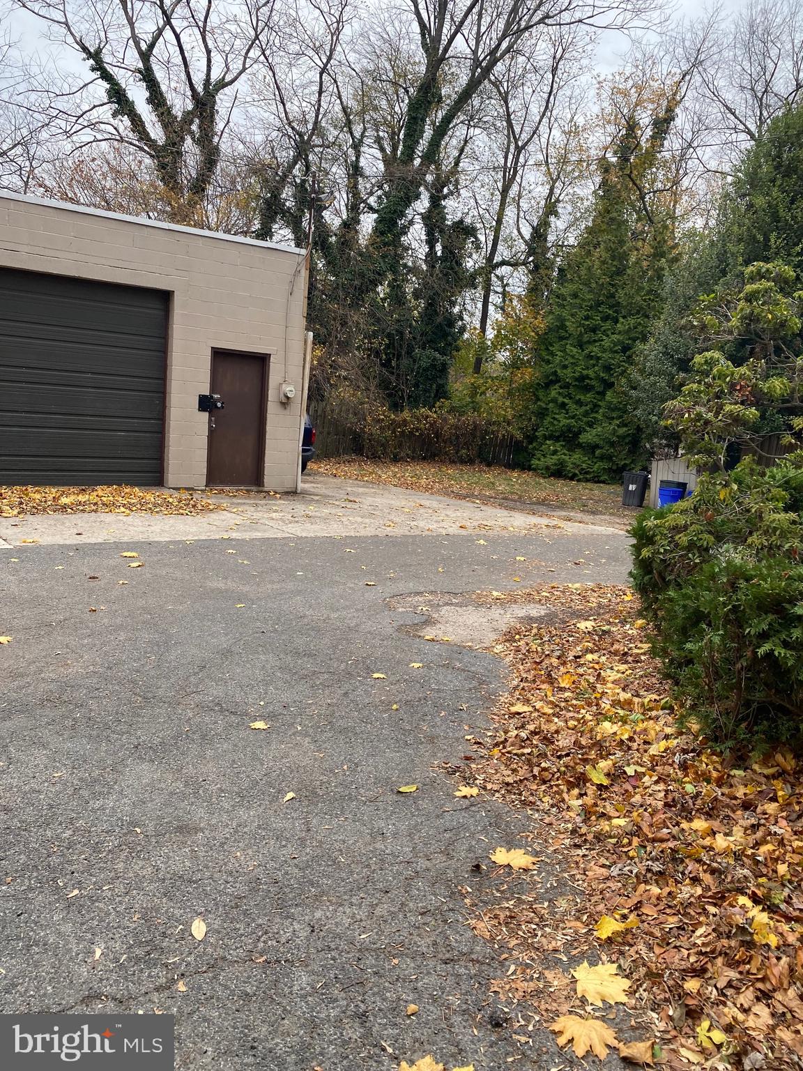 172 Bridge Street Drexel Hill, PA 19026 - Photo 34 of 42 Front of Garage