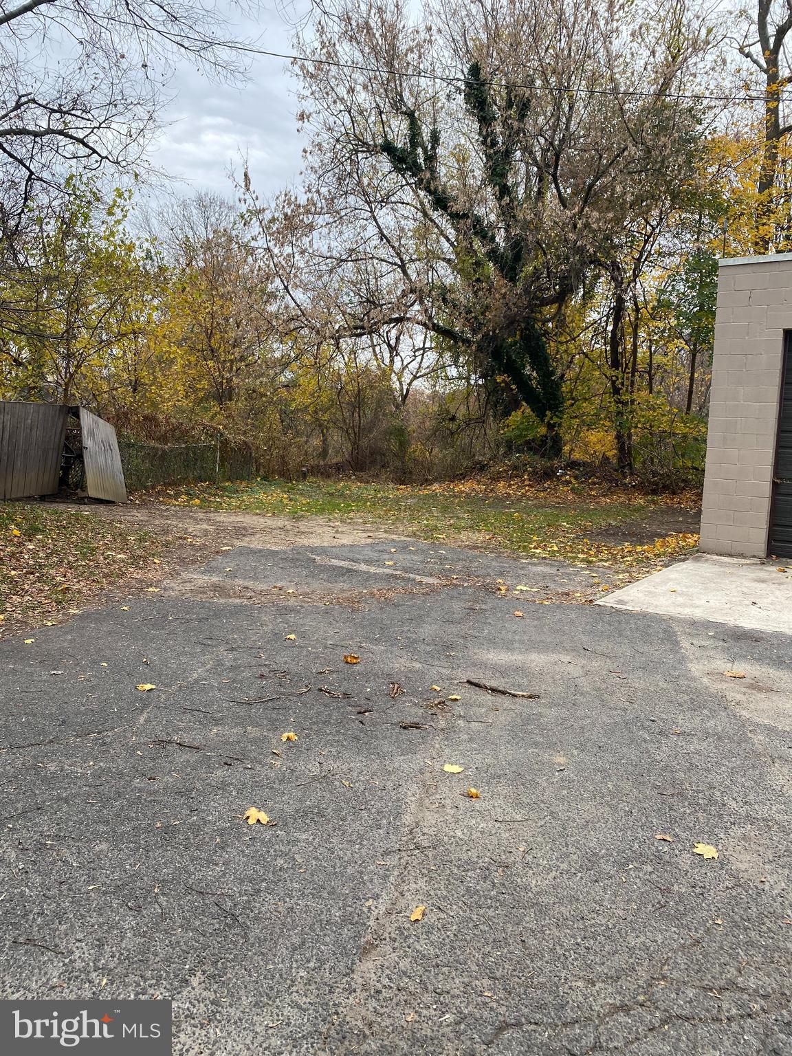 172 Bridge Street Drexel Hill, PA 19026 - Photo 36 of 42 Area that can be for extra parking