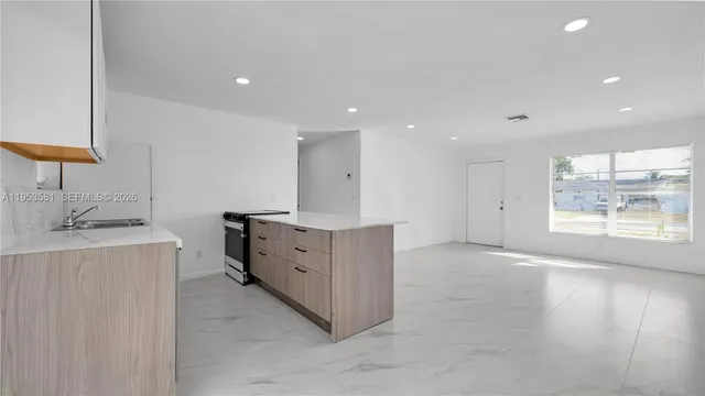 $3,000 | 4285 Southwest 48th Court, Dania Beach, FL 33314