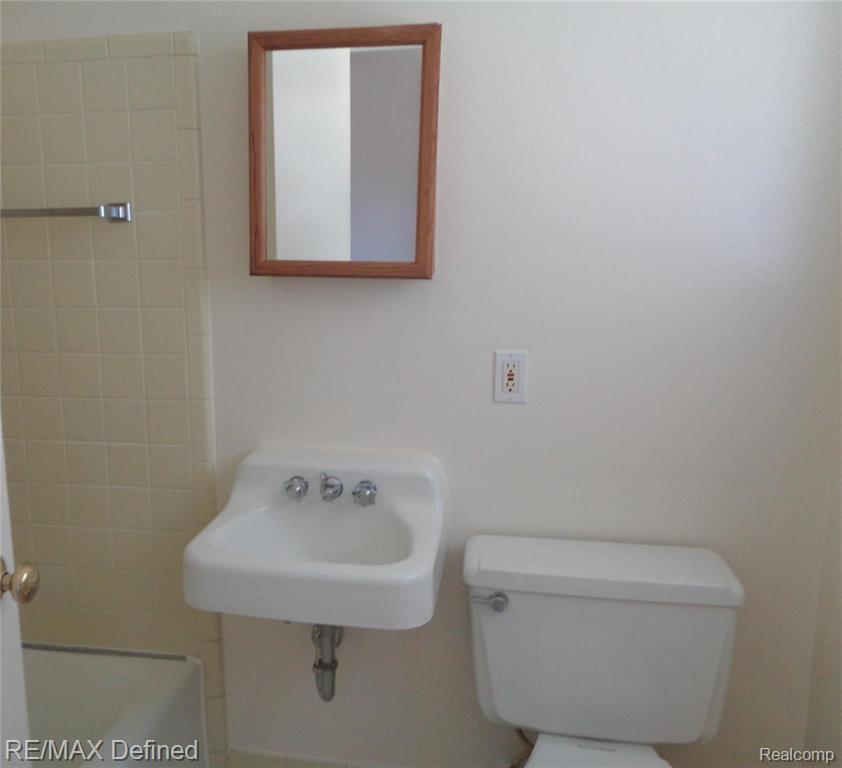 45060 Platt Street Utica, MI 48317 - Photo 9 of 11