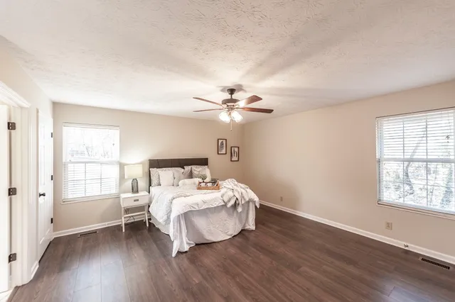 $429,900 | 203 Mosley Drive, Springfield, TN 37172