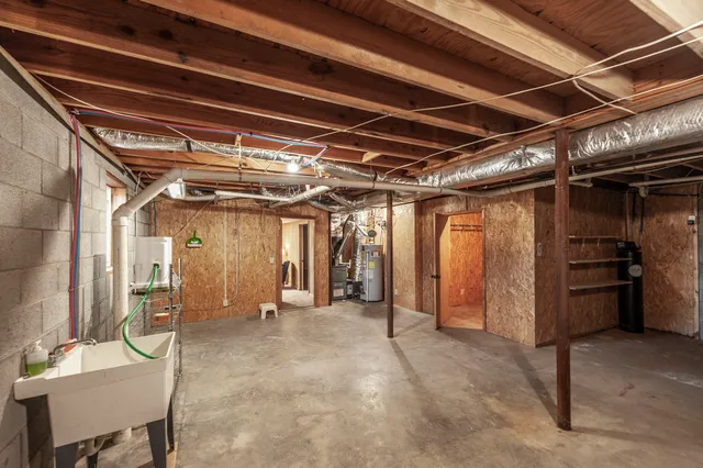 $429,900 | 203 Mosley Drive, Springfield, TN 37172