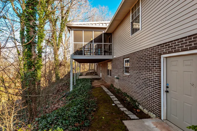 $429,900 | 203 Mosley Drive, Springfield, TN 37172