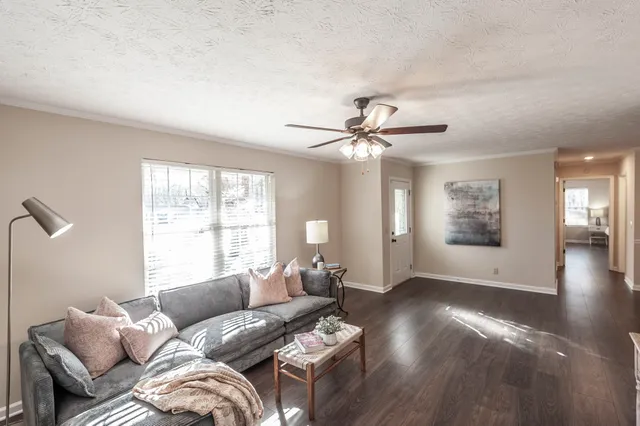 $429,900 | 203 Mosley Drive, Springfield, TN 37172