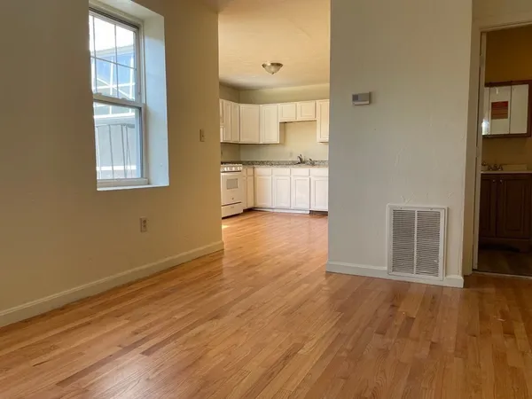 $3,300 | 714 Shawmut Avenue, Unit 2, Boston, MA 02119