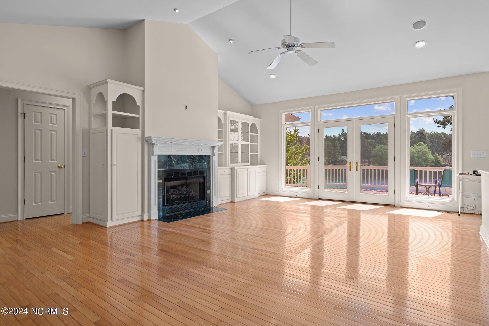 131 Vanore Road West End, NC 27376 - Photo 15 of 61 Living Room