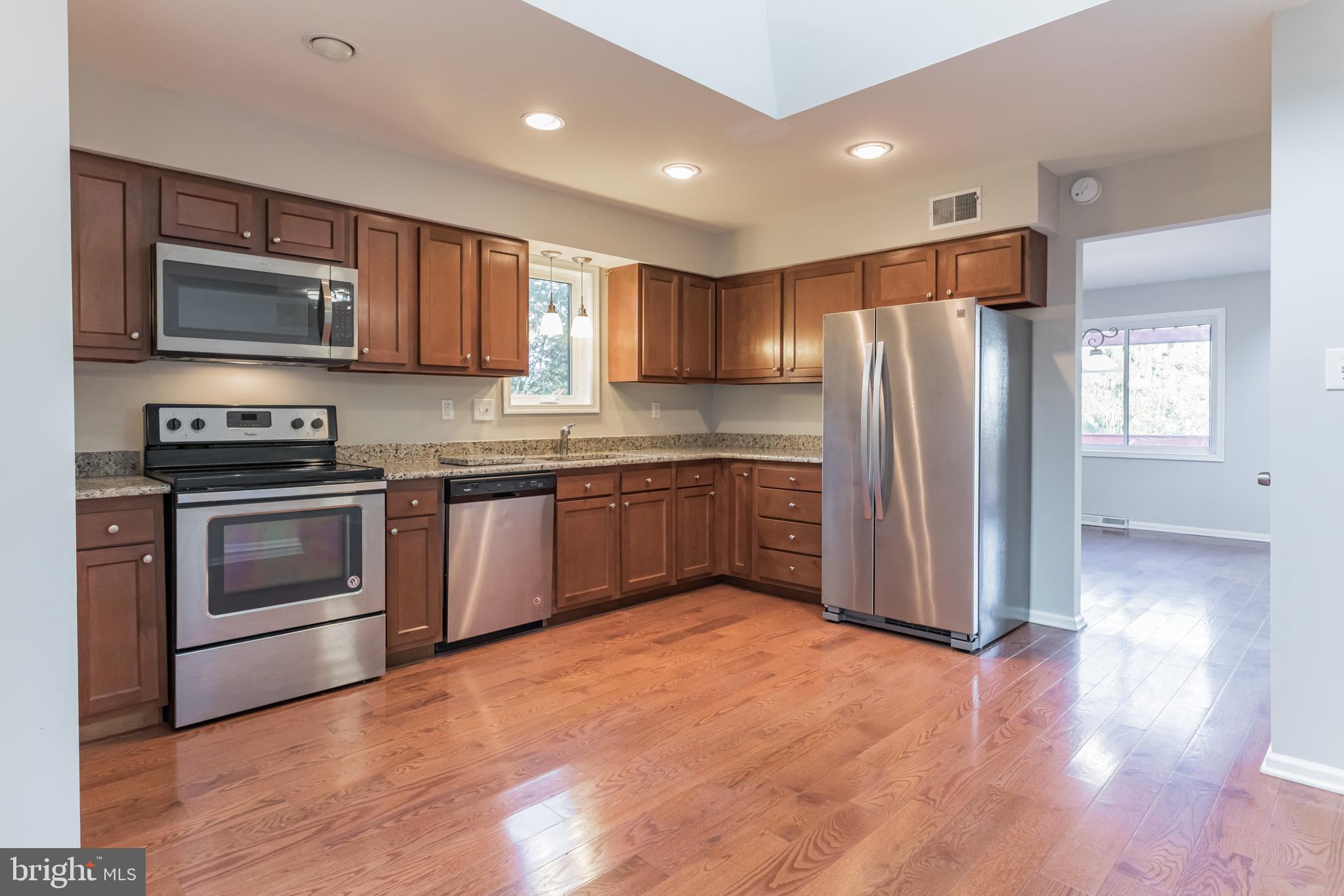 460 Park Road Downingtown, PA 19335 - Photo 8 of 39 New kitchen package installed 2016,new window 2020