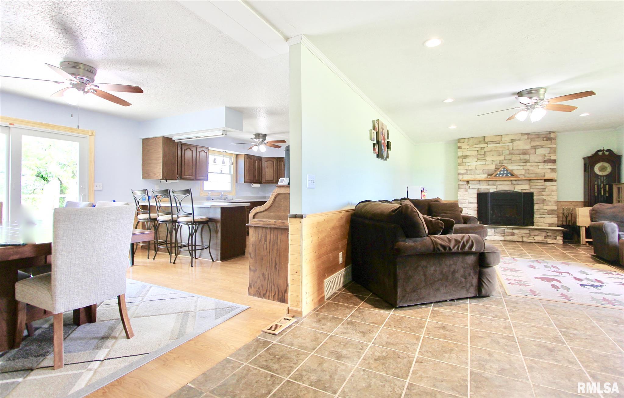 625 Long Road Buffalo, IL 62515 - Photo 13 of 37 Gallery Image 13