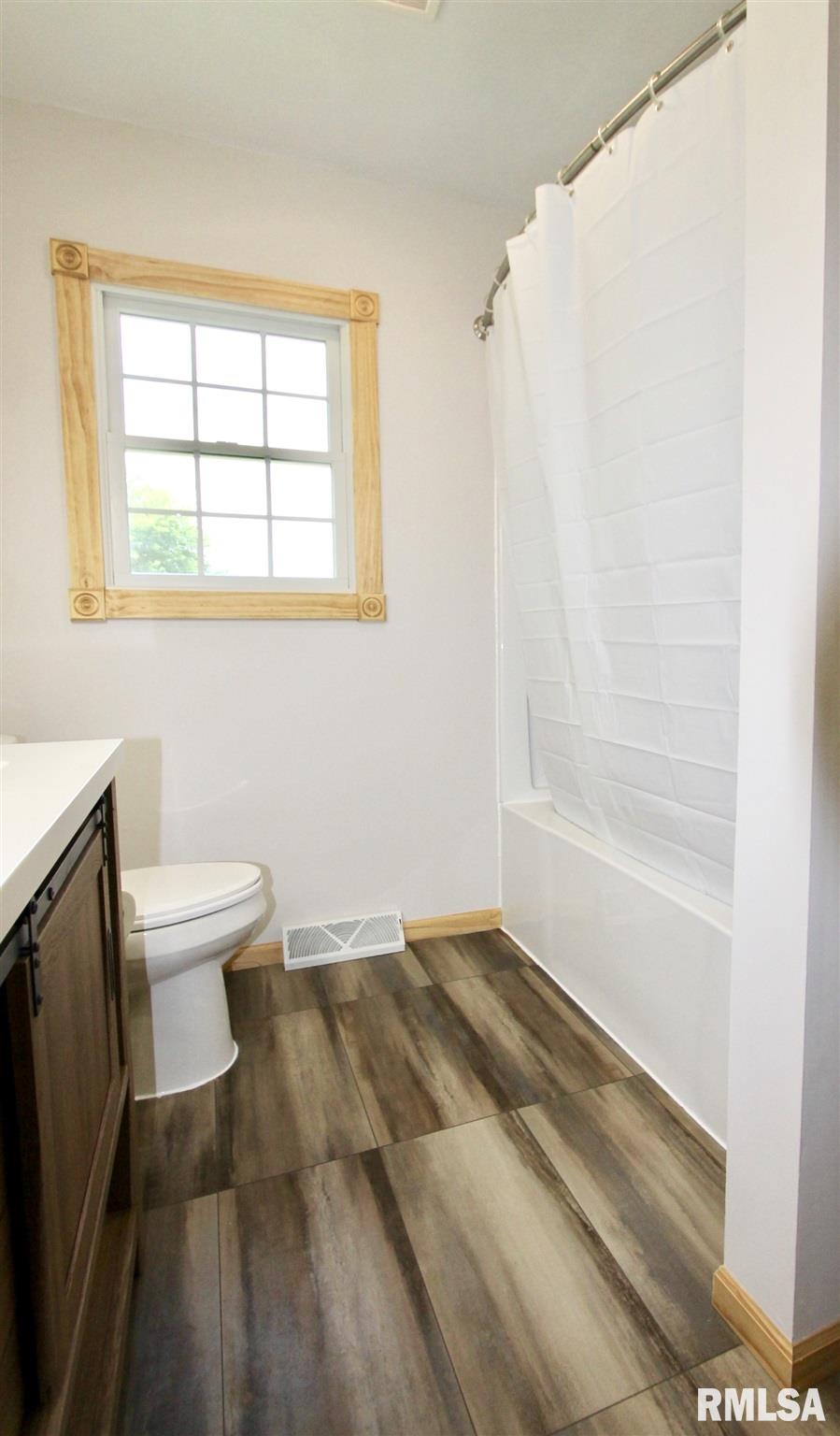 625 Long Road Buffalo, IL 62515 - Photo 16 of 37 Gallery Image 16
