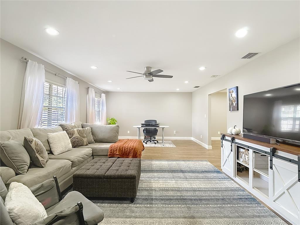 2207 Princess Way Brandon, FL 33511 - Photo 5 of 86 Gallery Image 5