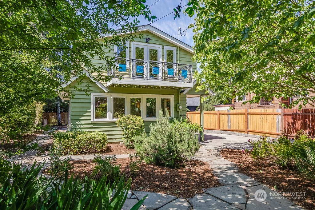 6020 South Roxbury Street Seattle, WA 98118 - Photo 1 of 31 Gallery Image 1