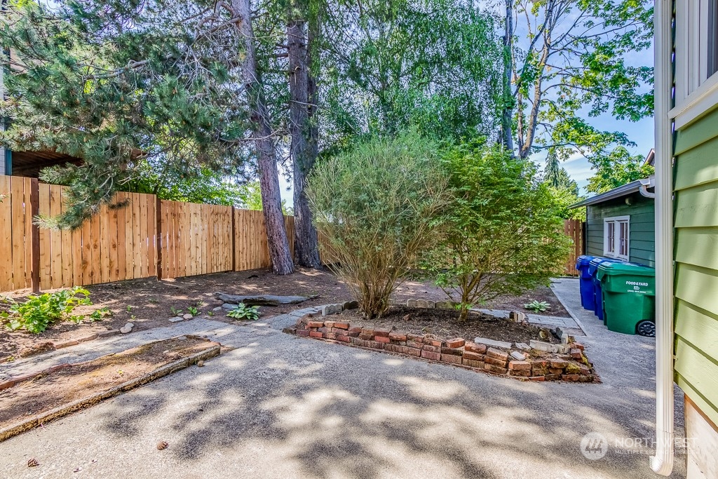 6020 South Roxbury Street Seattle, WA 98118 - Photo 30 of 31 Gallery Image 30