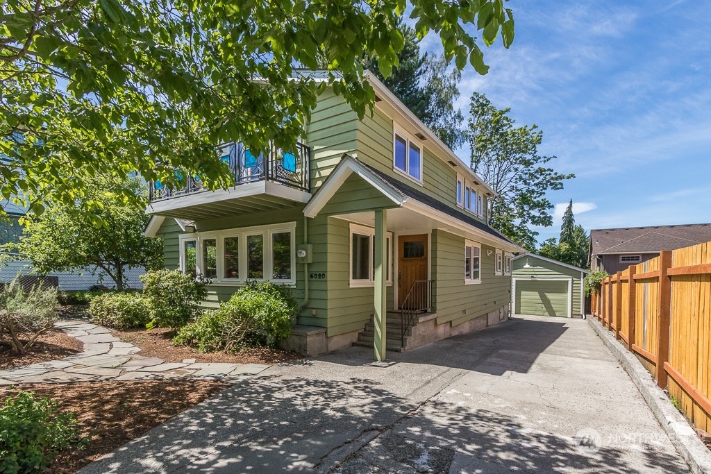 6020 South Roxbury Street Seattle, WA 98118 - Photo 4 of 31 Gallery Image 4