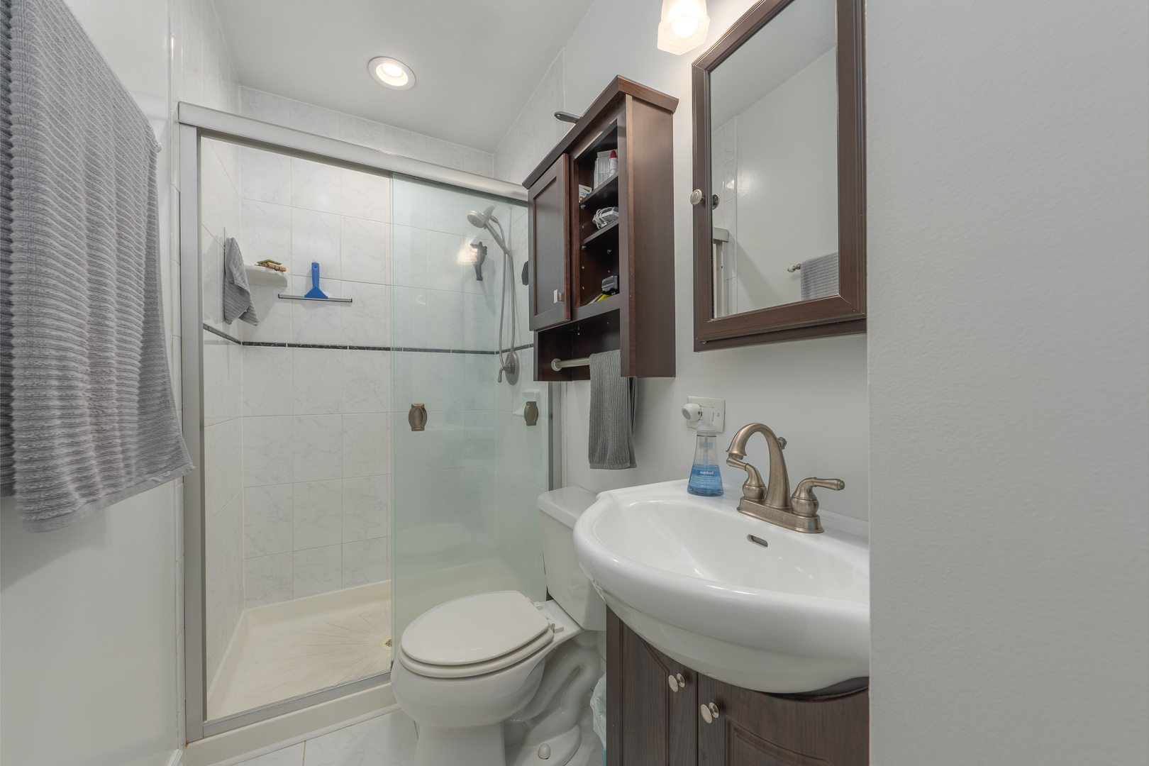 817 Southgate Road New Lenox, IL 60451 - Photo 17 of 30 a bathroom with a sink toilet and shower