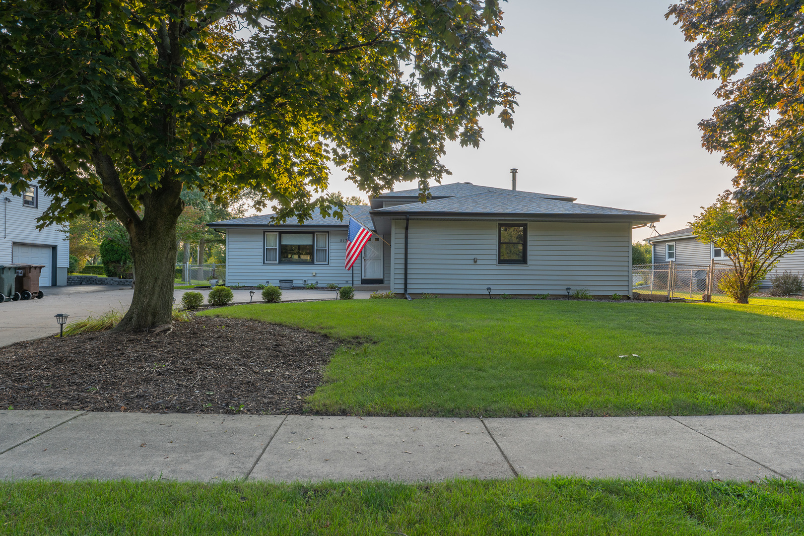 817 Southgate Road New Lenox, IL 60451 - Photo 29 of 30 a front view of a house with a garden