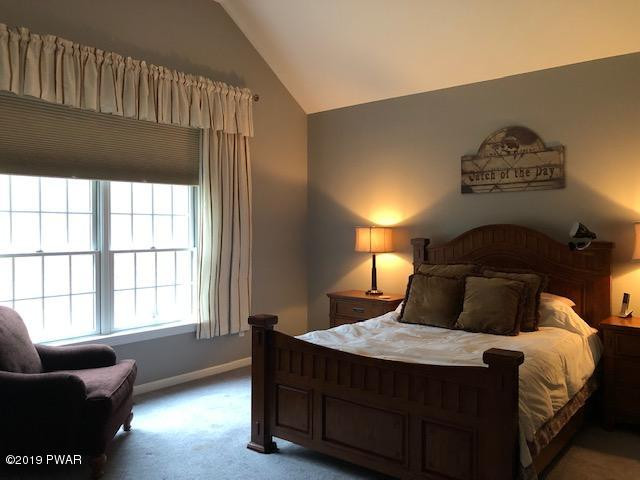 122 Marquise Road Tafton, PA 18464 - Photo 16 of 41 Master En Suite