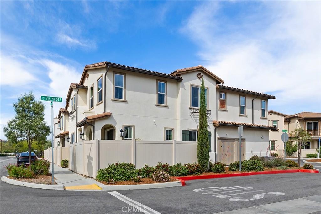 45477 Calle Cirros Temecula, CA 92592 - Photo 3 of 28