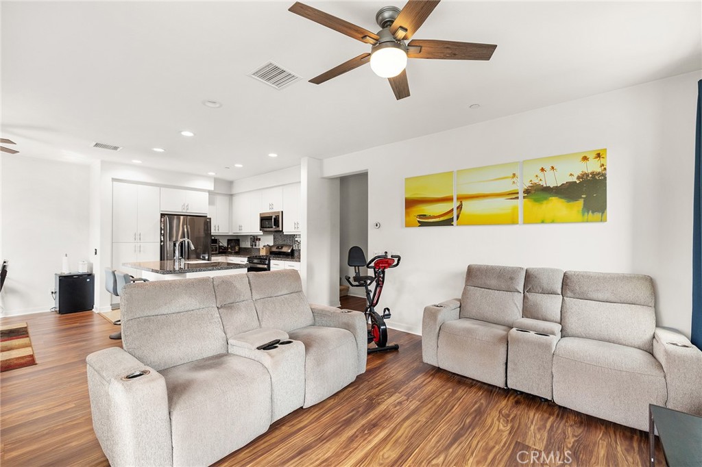 45477 Calle Cirros Temecula, CA 92592 - Photo 5 of 28