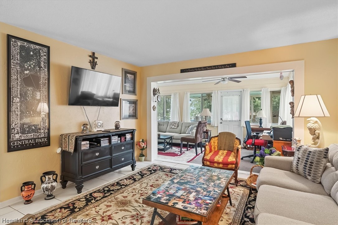 271 Tangerine Road Lake Placid, FL 33852 - Photo 9 of 37 Gallery Image 9