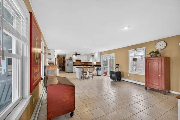 $899,900 | 47 Singletary Avenue, Sutton, MA 01590