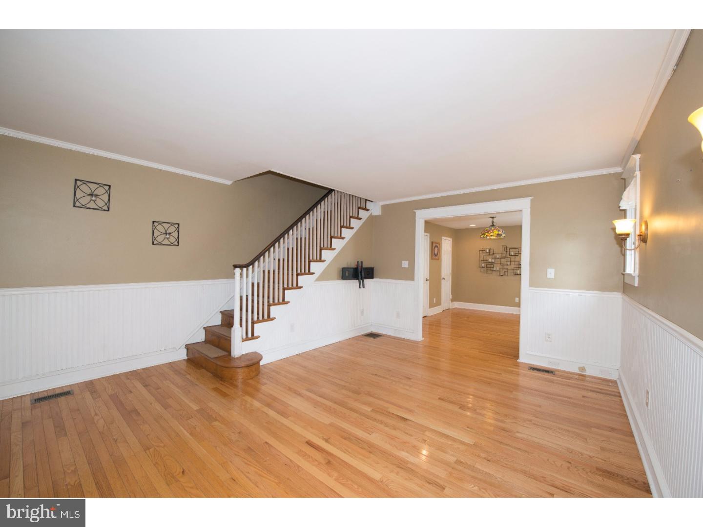 614 Crestview Road Philadelphia, PA 19128 - Photo 5 of 18