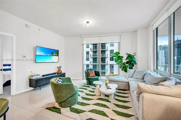 $4,500 | 1010 Southwest 2nd Avenue, Unit 2004, Miami, FL 33130