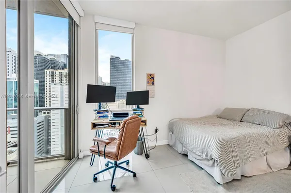 $4,500 | 1010 Southwest 2nd Avenue, Unit 2004, Miami, FL 33130