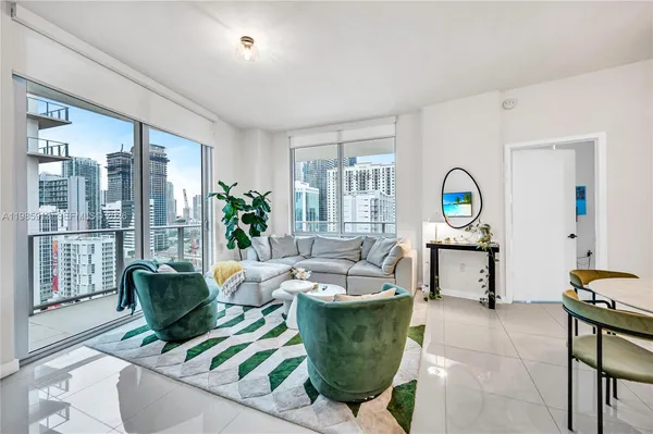 $4,500 | 1010 Southwest 2nd Avenue, Unit 2004, Miami, FL 33130