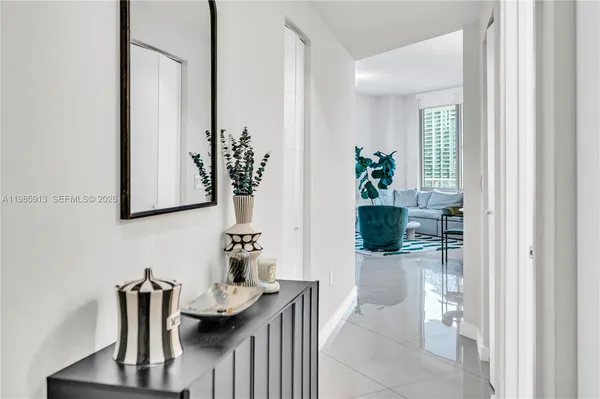 $4,500 | 1010 Southwest 2nd Avenue, Unit 2004, Miami, FL 33130