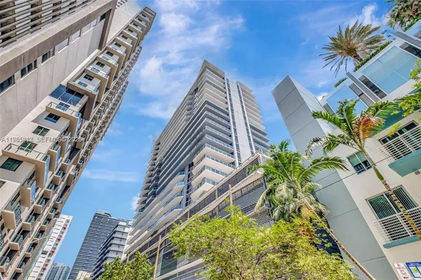 $4,500 | 1010 Southwest 2nd Avenue, Unit 2004, Miami, FL 33130