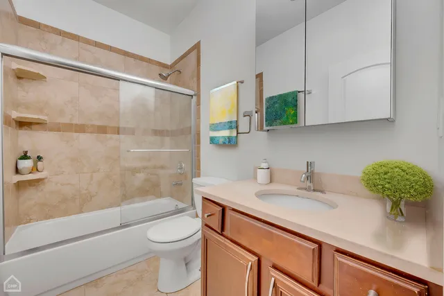 $2,535,000 | 4235 South Calumet Avenue, Chicago, IL 60653