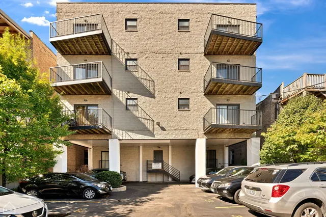 $2,535,000 | 4235 South Calumet Avenue, Chicago, IL 60653