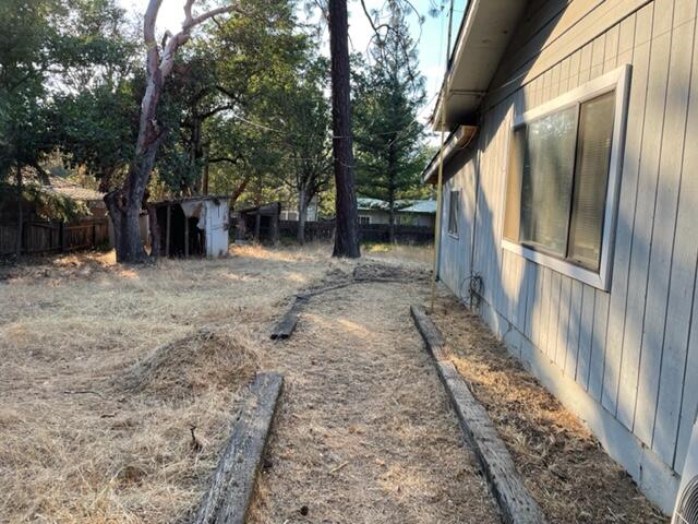 556 Upper Applegate Road Jacksonville, OR 97530 - Photo 4 of 22 556 pic 19 side yard