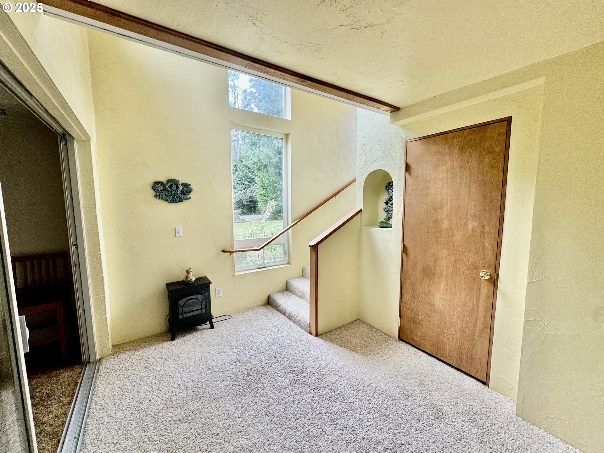 4990 Mitchell Loop Road Florence, OR 97439 - Photo 29 of 37 Staircase