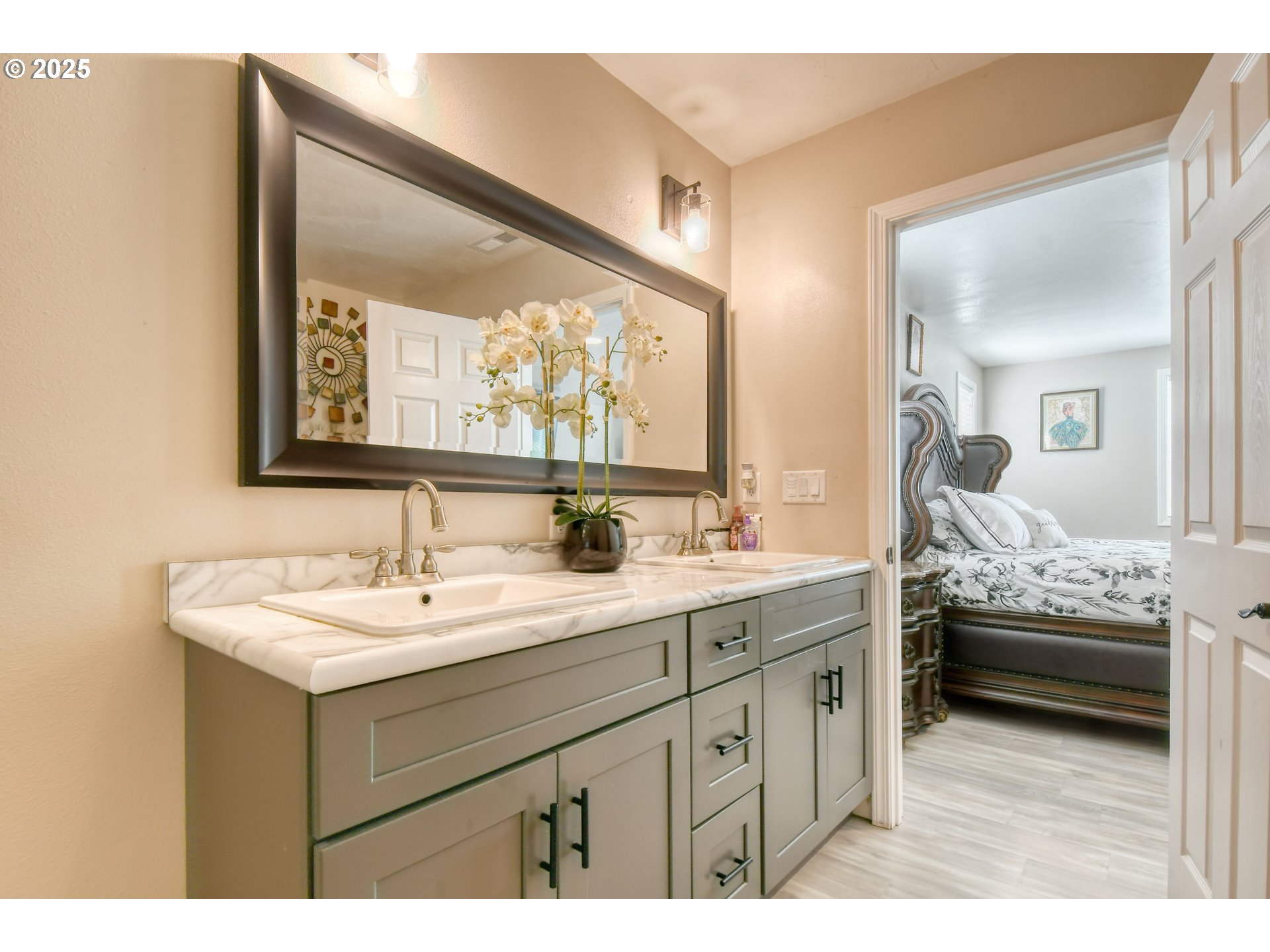 256 Northwest Jewell Court Irrigon, OR 97844 - Photo 16 of 47 a bathroom with a sink and a mirror