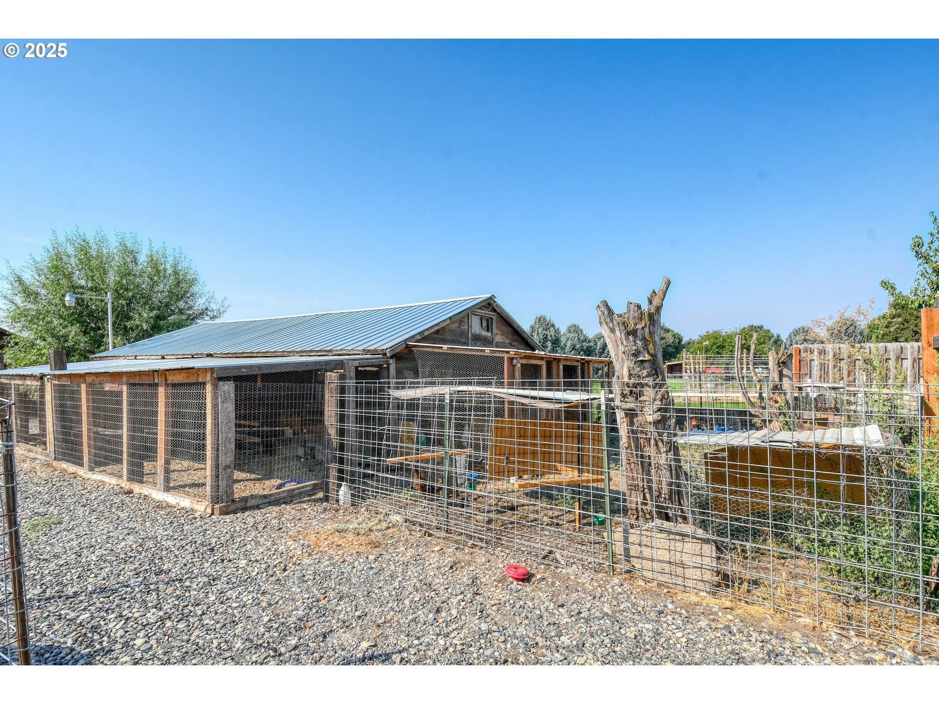 256 Northwest Jewell Court Irrigon, OR 97844 - Photo 33 of 47 a view of a city from a balcony