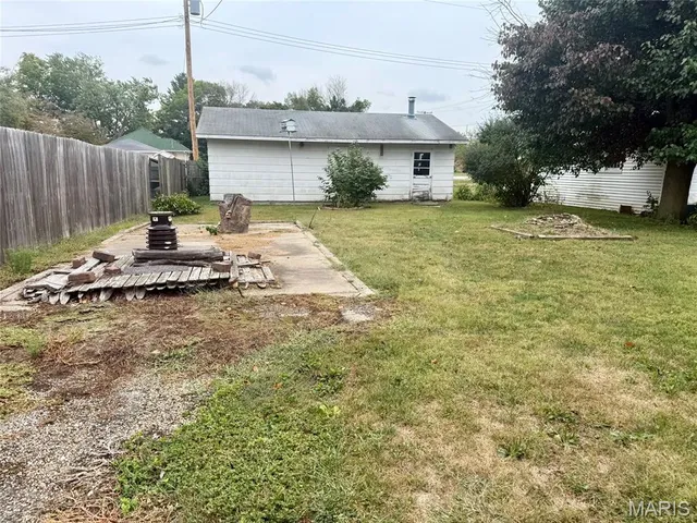 $75,000 | 116 South St John Street, Assumption, IL 62510