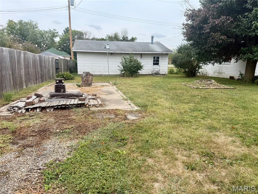 116 South St John Street Assumption, IL 62510 - Photo 15 of 16