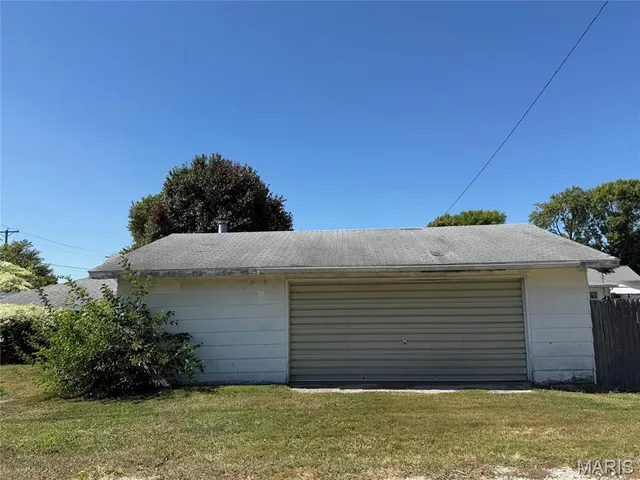 $75,000 | 116 South St John Street, Assumption, IL 62510