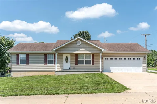 $244,900 | 2 Iron Hill Court, St. Clair, MO 63077