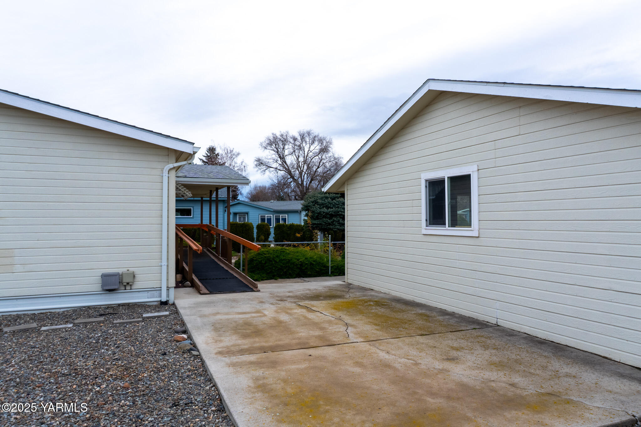 3701 Gun Club Road, Unit 120 Yakima, WA 98901 - Photo 29 of 36 BBQ pad