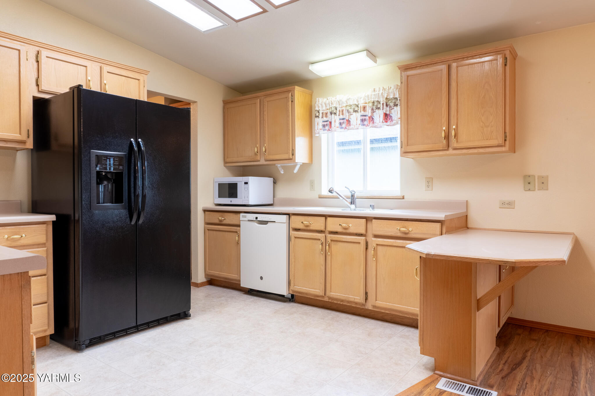 3701 Gun Club Road, Unit 120 Yakima, WA 98901 - Photo 5 of 36 kitchen view 3